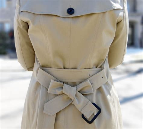 tie burberry trench coat belt.